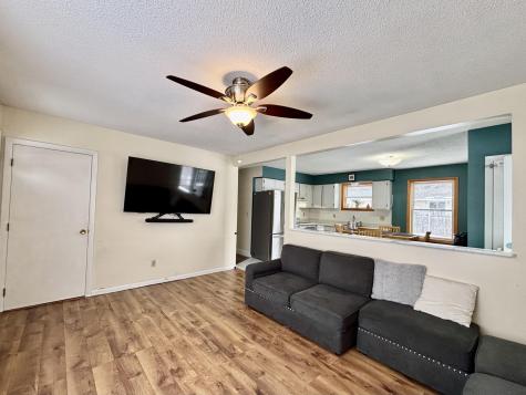 15 Roslin Avenue Lewiston ME 04240