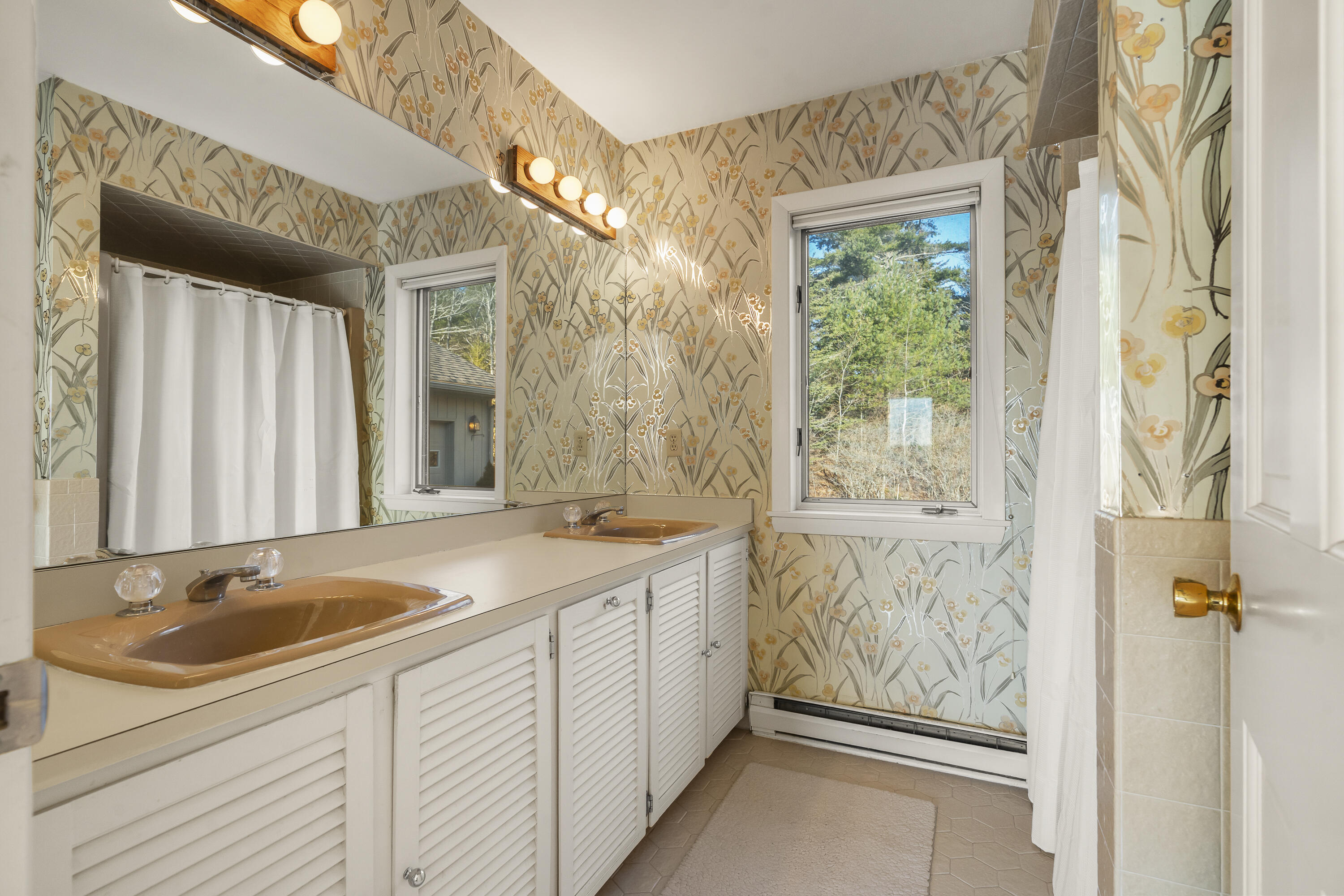 153 Back Shore Road Bristol ME 04564