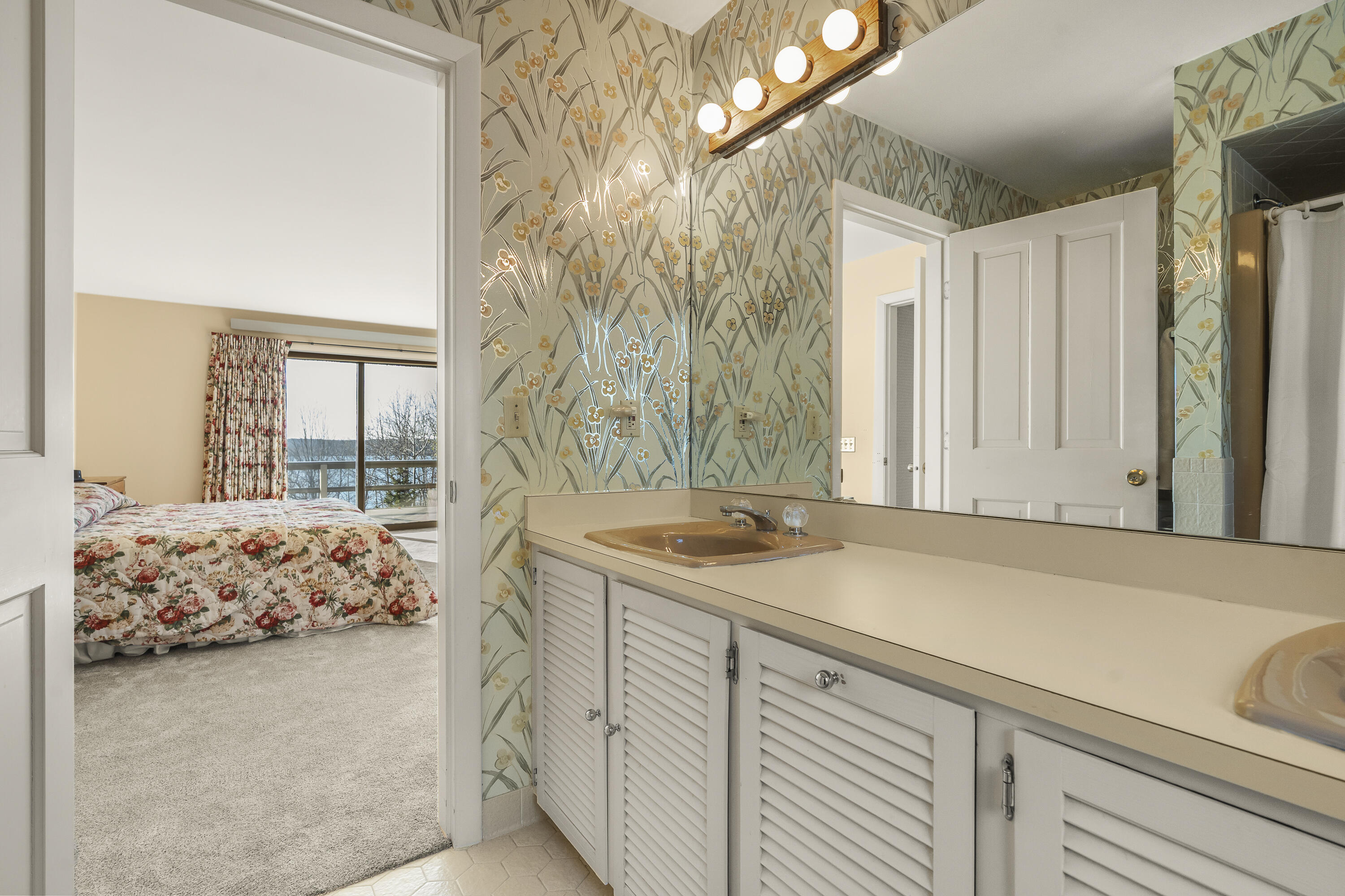 153 Back Shore Road Bristol ME 04564