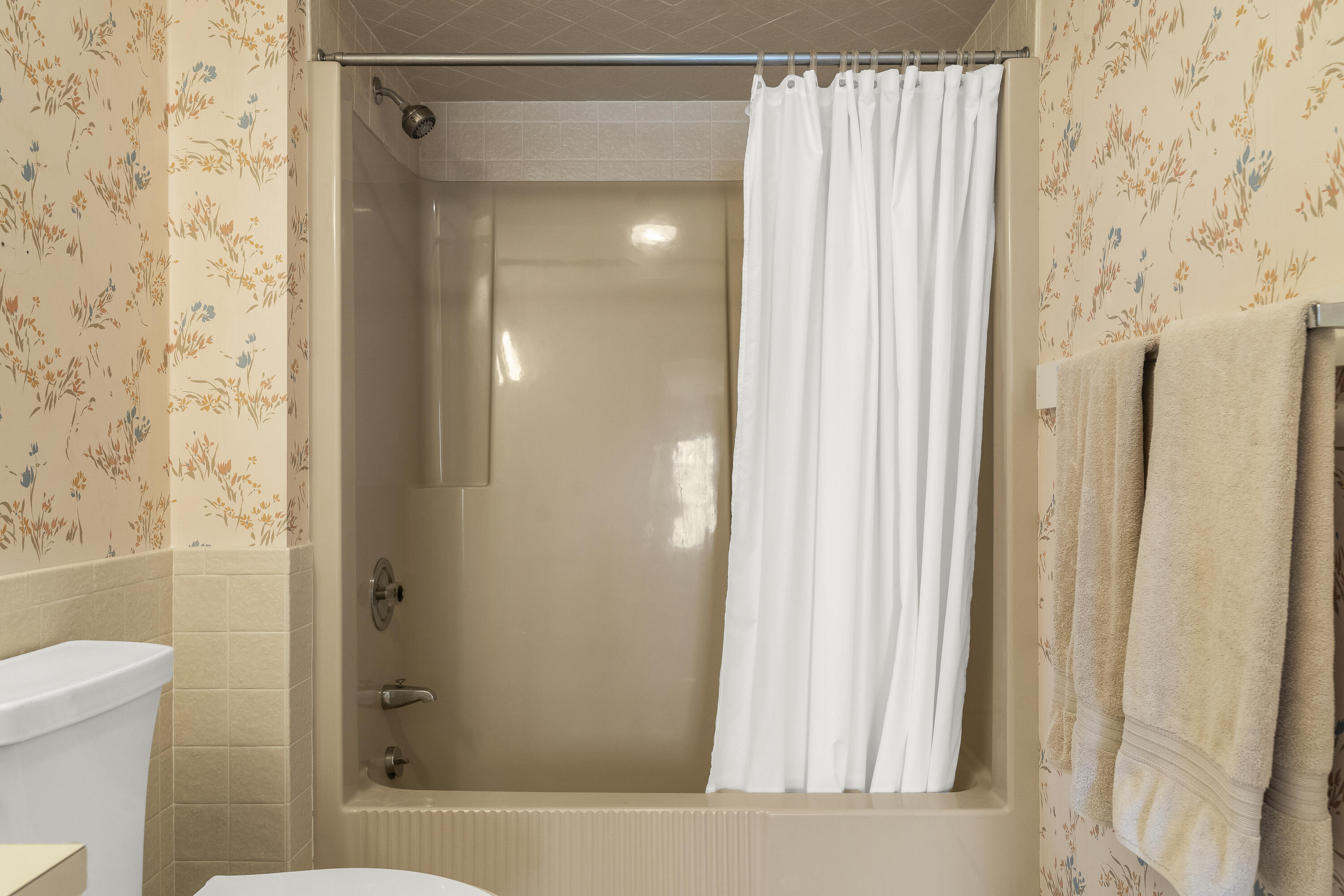 153 Back Shore Road Bristol ME 04564