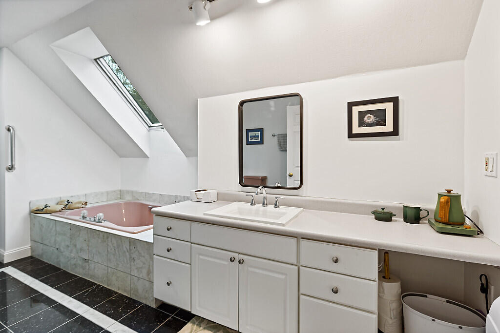 13 Baxter Lane Brunswick ME 04011