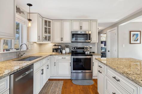 6 Pheasant Court York ME 03909