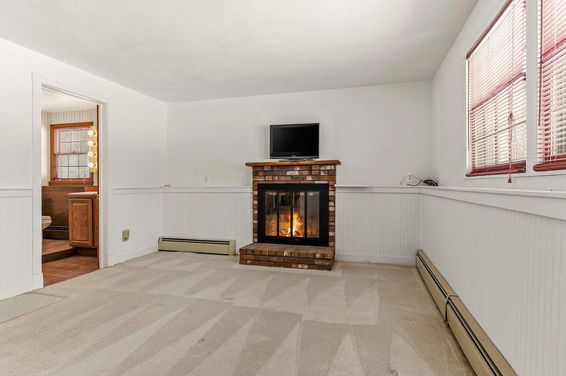 31 Clay Hill Road York ME 03902