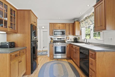 96 Leighton Road Falmouth ME 04105