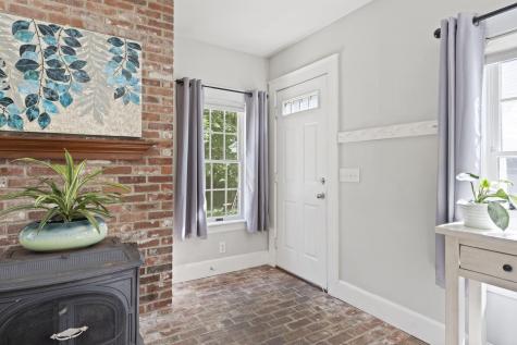 96 Leighton Road Falmouth ME 04105