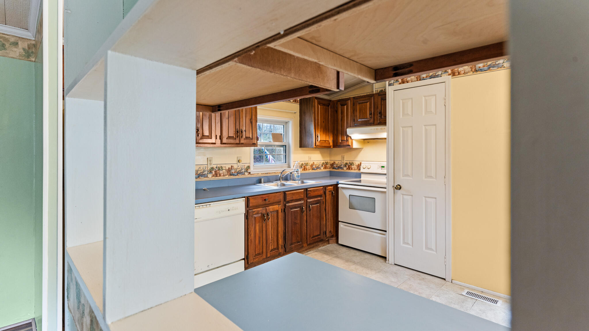 5 Westside Sebago Standish ME 04084