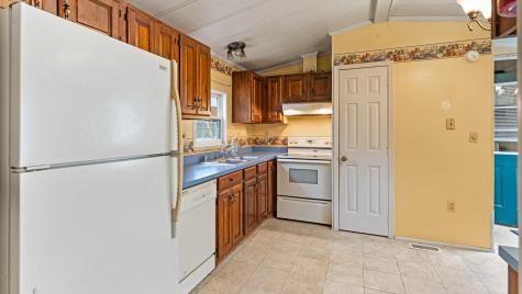 5 Westside Sebago Standish ME 04084