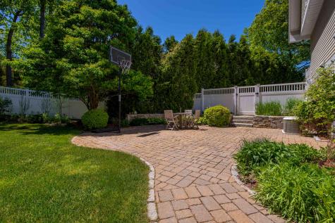 1 Thistleberry Lane York ME 03909