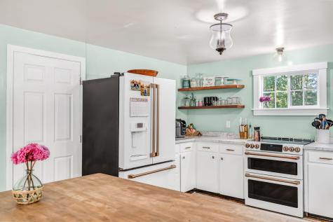 185 Liberty Road Washington ME 04574