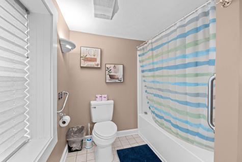 998 Lewiston Road West Gardiner ME 04345