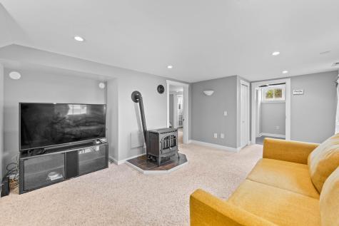 998 Lewiston Road West Gardiner ME 04345