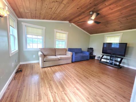 998 Lewiston Road West Gardiner ME 04345