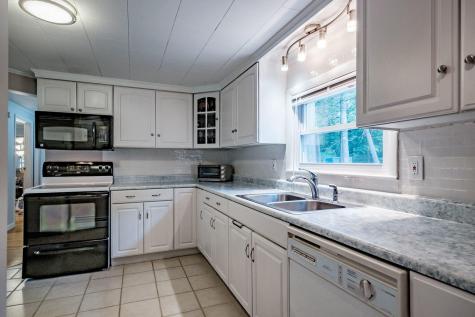 297 Shaker Road Gray ME 04039