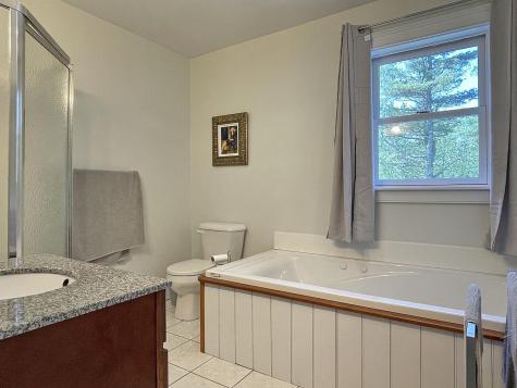 9 Tomcat Trail Edgecomb ME 04556