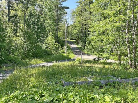 9 Tomcat Trail Edgecomb ME 04556