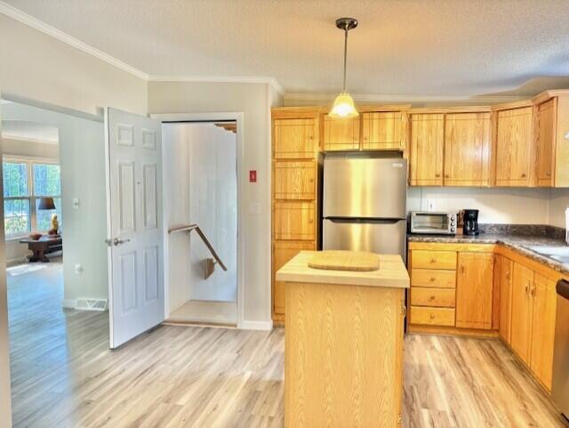 10 Pinecone Drive Alfred ME 04002