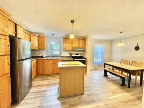 10 Pinecone Drive Alfred ME 04002