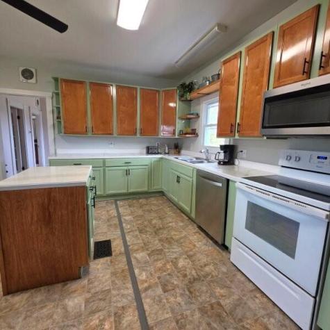 866 Main Street Lincoln ME 04457