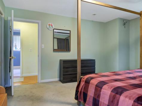 8 Pioneer Road Bowdoinham ME 04008