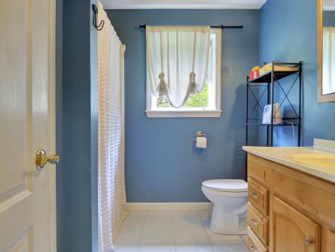 8 Pioneer Road Bowdoinham ME 04008