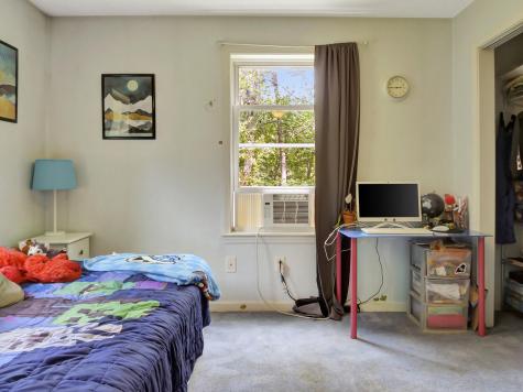 8 Pioneer Road Bowdoinham ME 04008