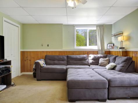 8 Pioneer Road Bowdoinham ME 04008