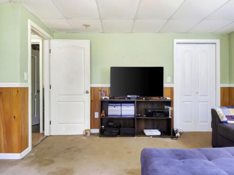 8 Pioneer Road Bowdoinham ME 04008