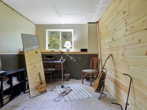 8 Pioneer Road Bowdoinham ME 04008