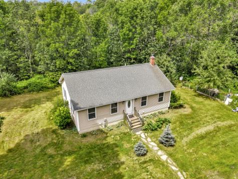 8 Pioneer Road Bowdoinham ME 04008