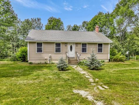 8 Pioneer Road Bowdoinham ME 04008