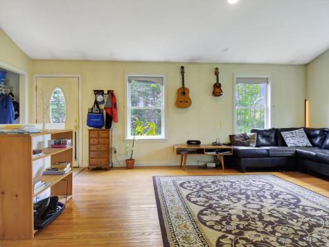 8 Pioneer Road Bowdoinham ME 04008