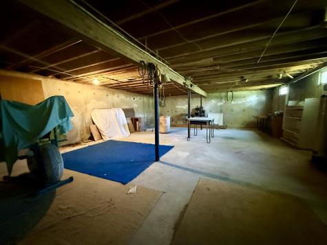 76 Old Lewiston Road Monmouth ME 04265