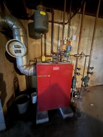 76 Old Lewiston Road Monmouth ME 04265