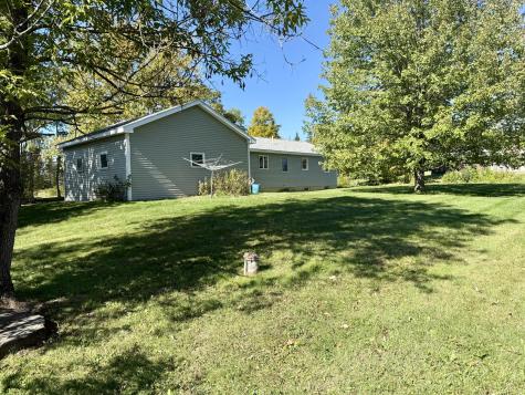 76 Old Lewiston Road Monmouth ME 04265