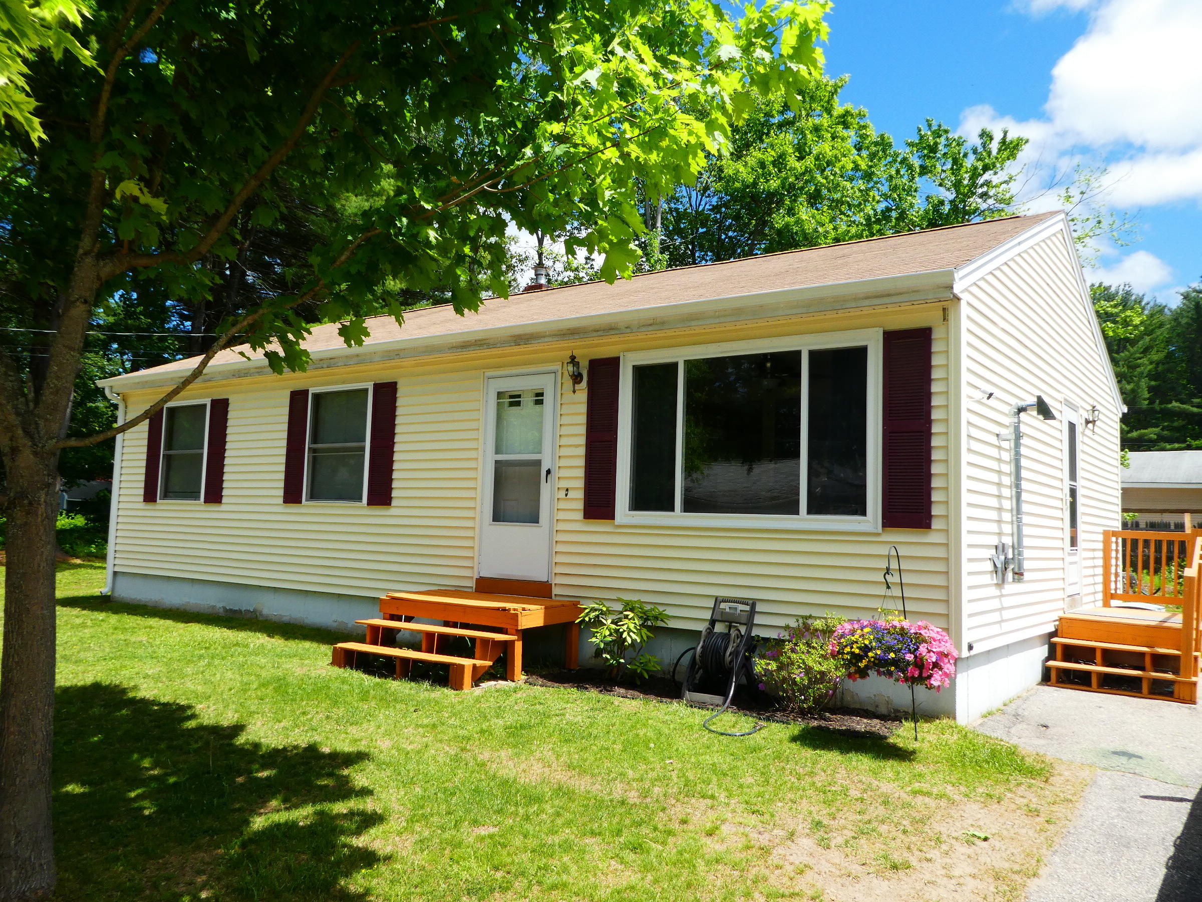 15 Roslin Avenue Lewiston ME 04240