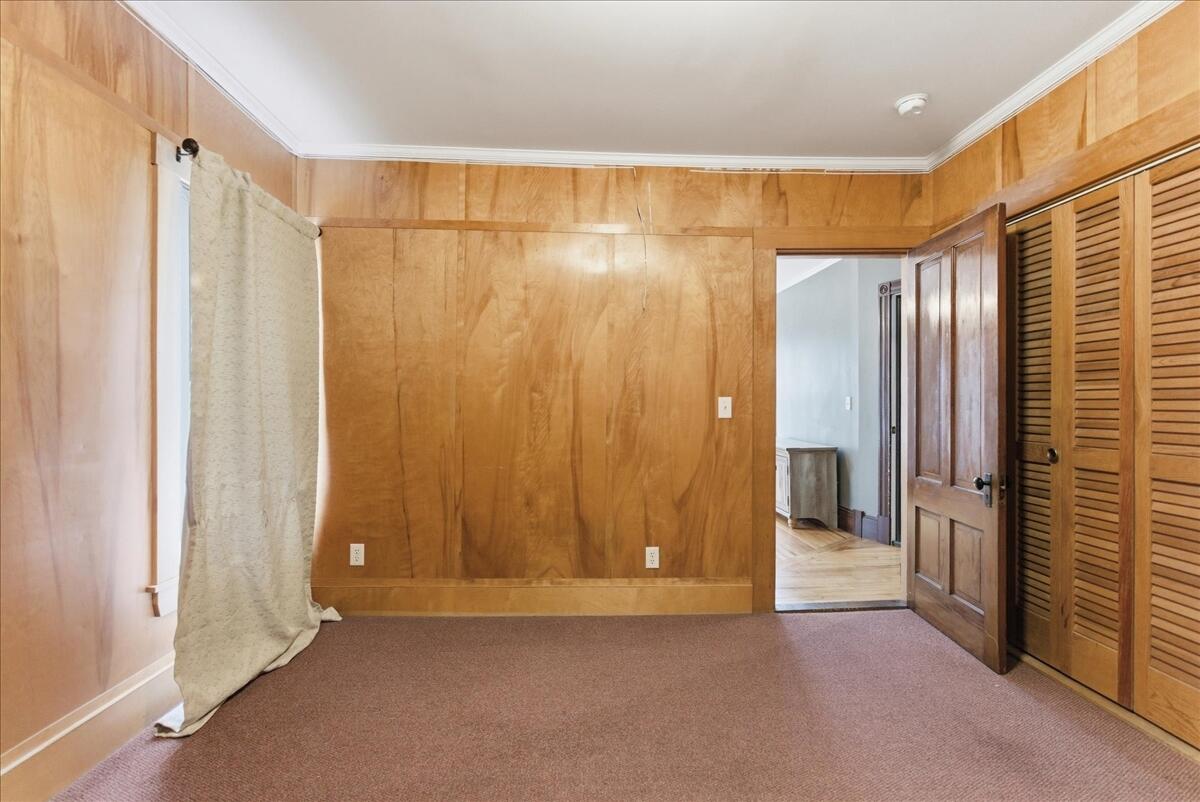 9 Harlow Hill Road Mexico ME 04257