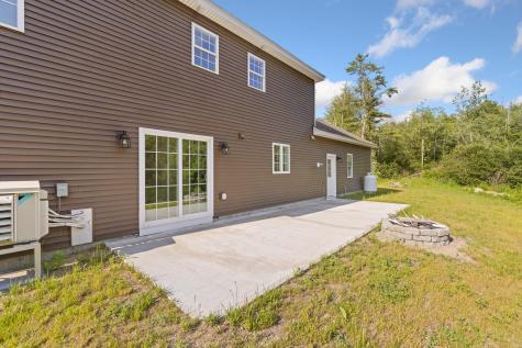 17 Coopers Trail Arundel ME 04046