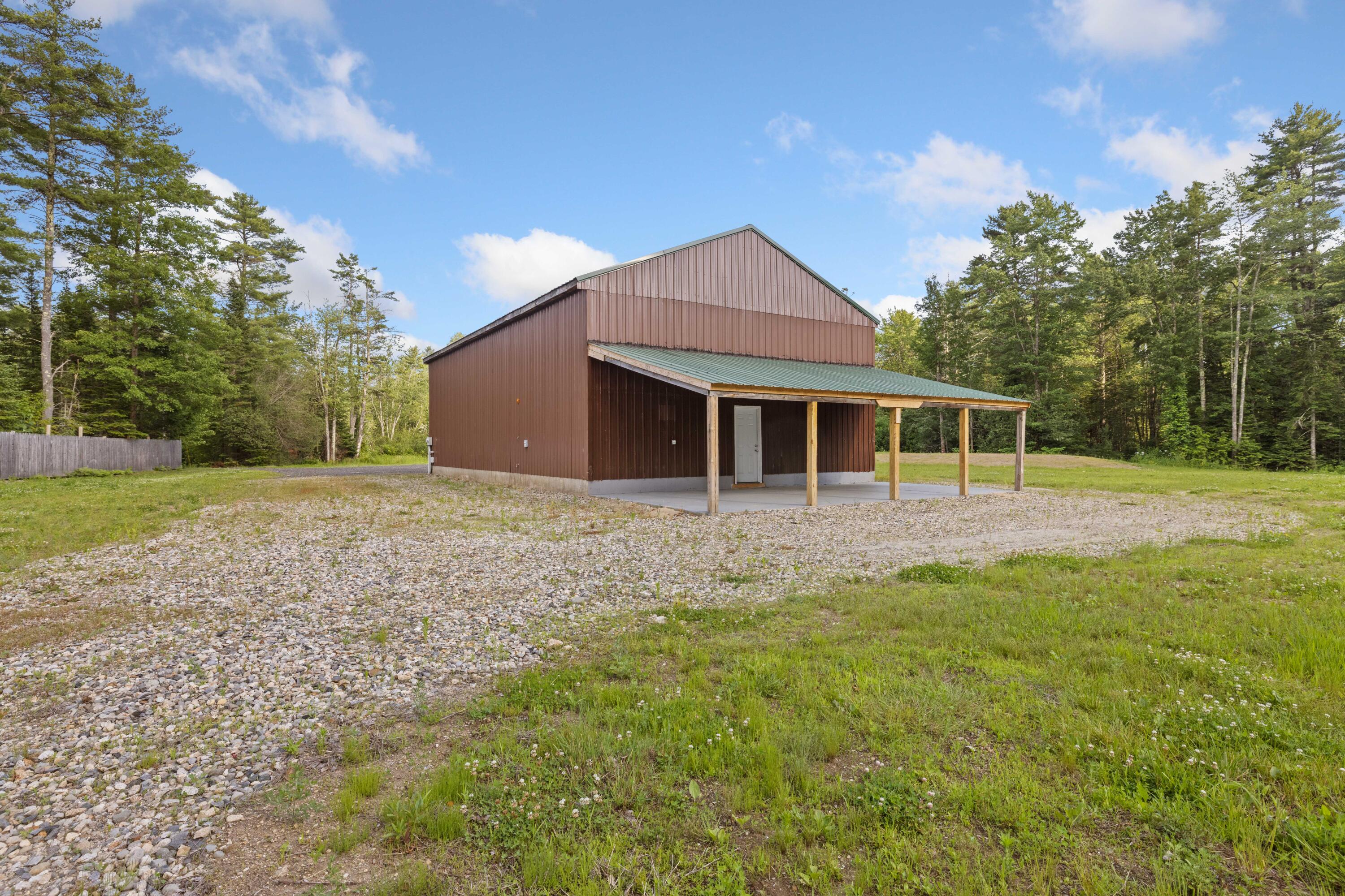 17 Coopers Trail Arundel ME 04046