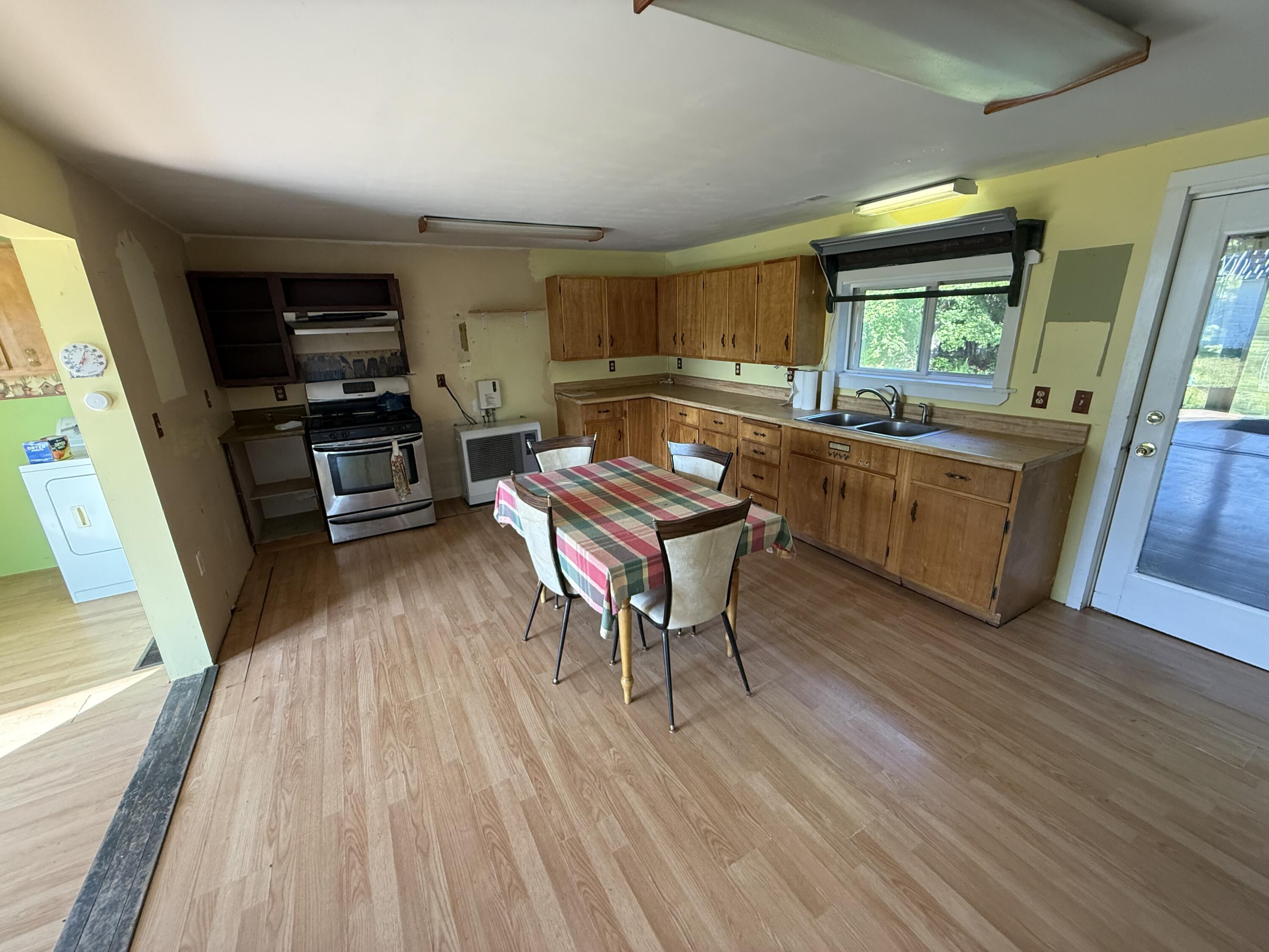 2015 Us Highway 1 Cary Plt ME 04730