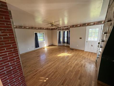 2015 Us Highway 1 Cary Plt ME 04730