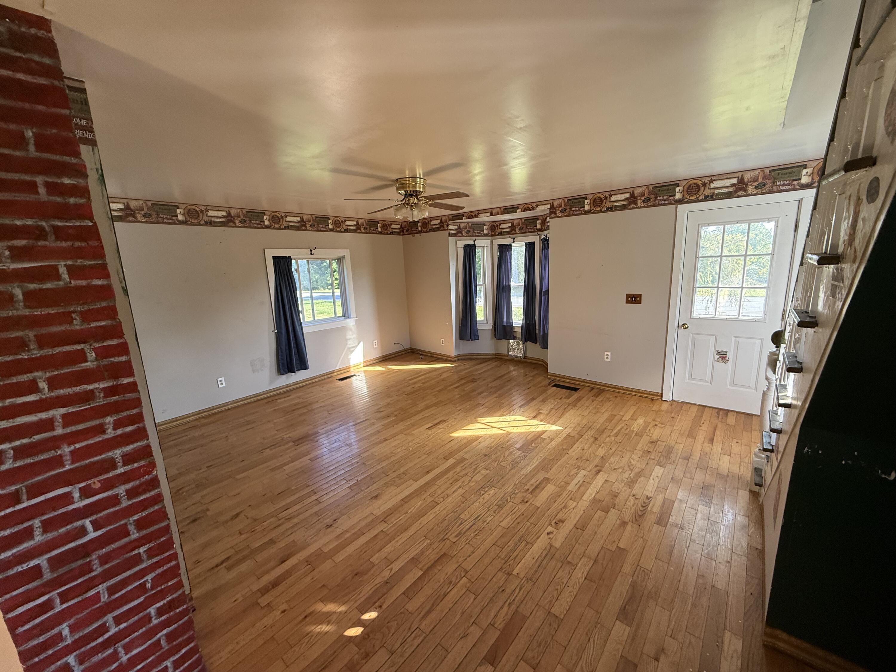 2015 Us Highway 1 Cary Plt ME 04730