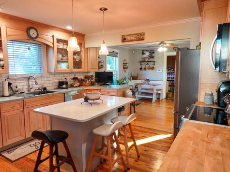 21 Androscoggin Avenue Lewiston ME 04240