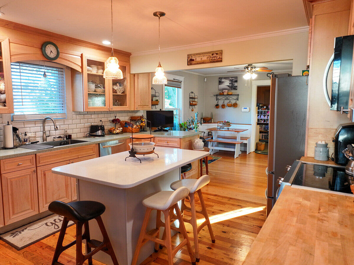 21 Androscoggin Avenue Lewiston ME 04240