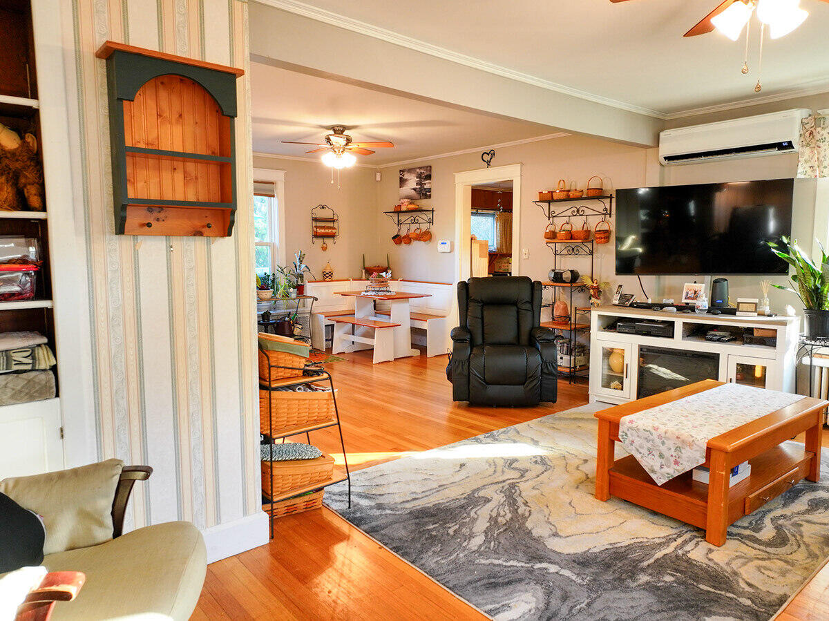 21 Androscoggin Avenue Lewiston ME 04240