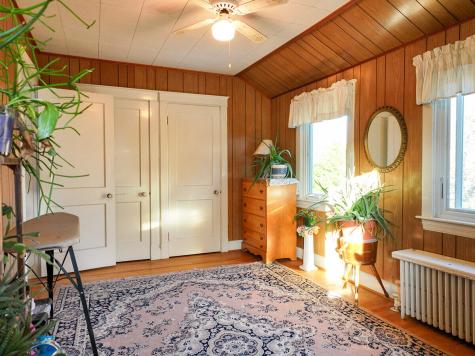 21 Androscoggin Avenue Lewiston ME 04240