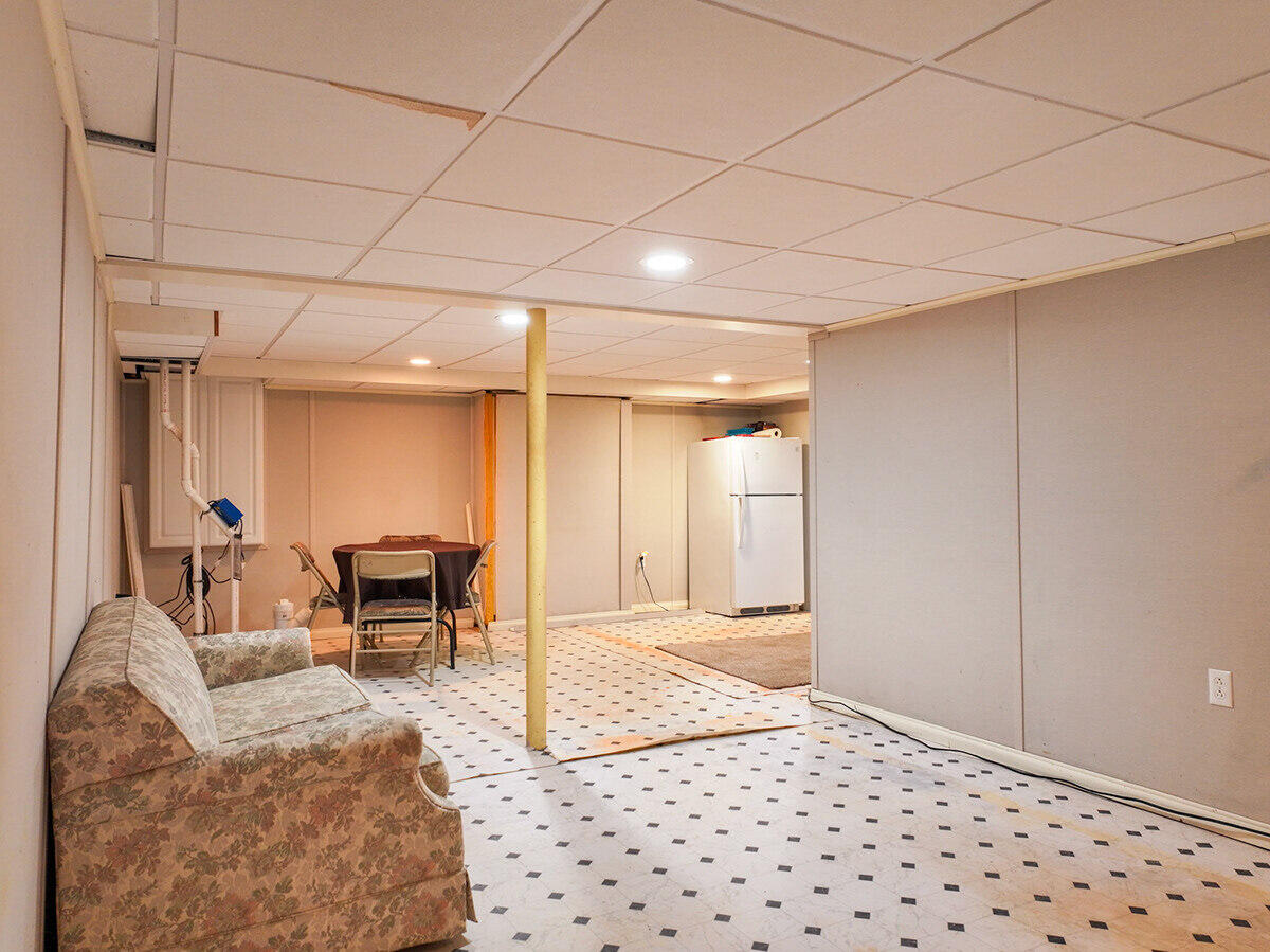 21 Androscoggin Avenue Lewiston ME 04240