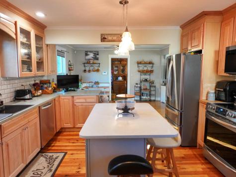 21 Androscoggin Avenue Lewiston ME 04240