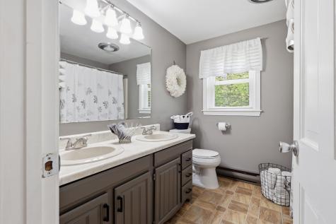 20 Robin Circle Biddeford ME 04005