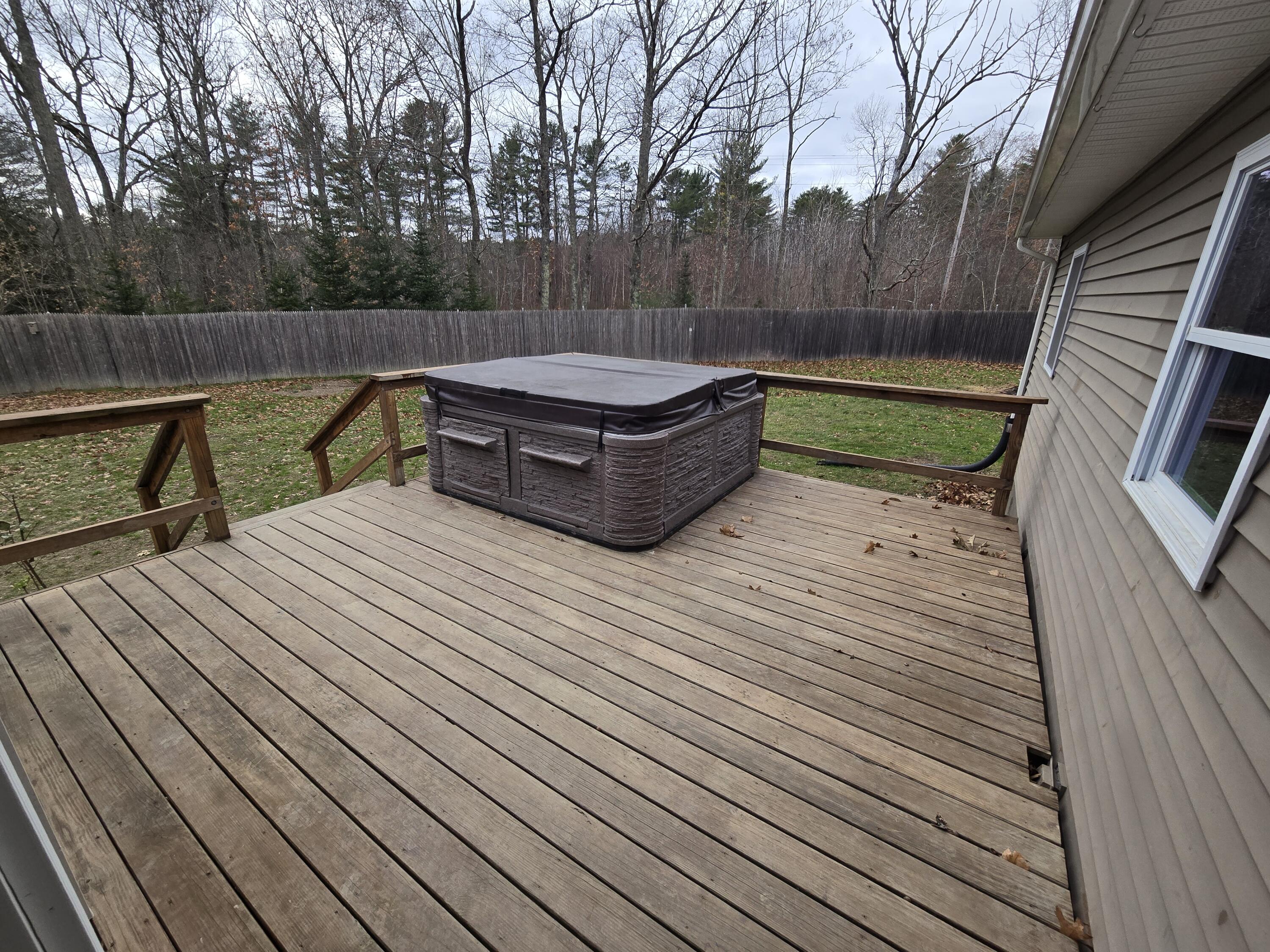 10 Oak Street Winterport ME 04496