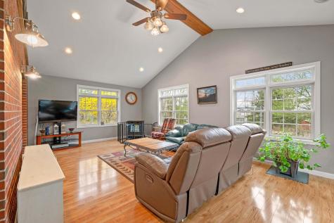 31 Axelrod Road Monmouth ME 04259